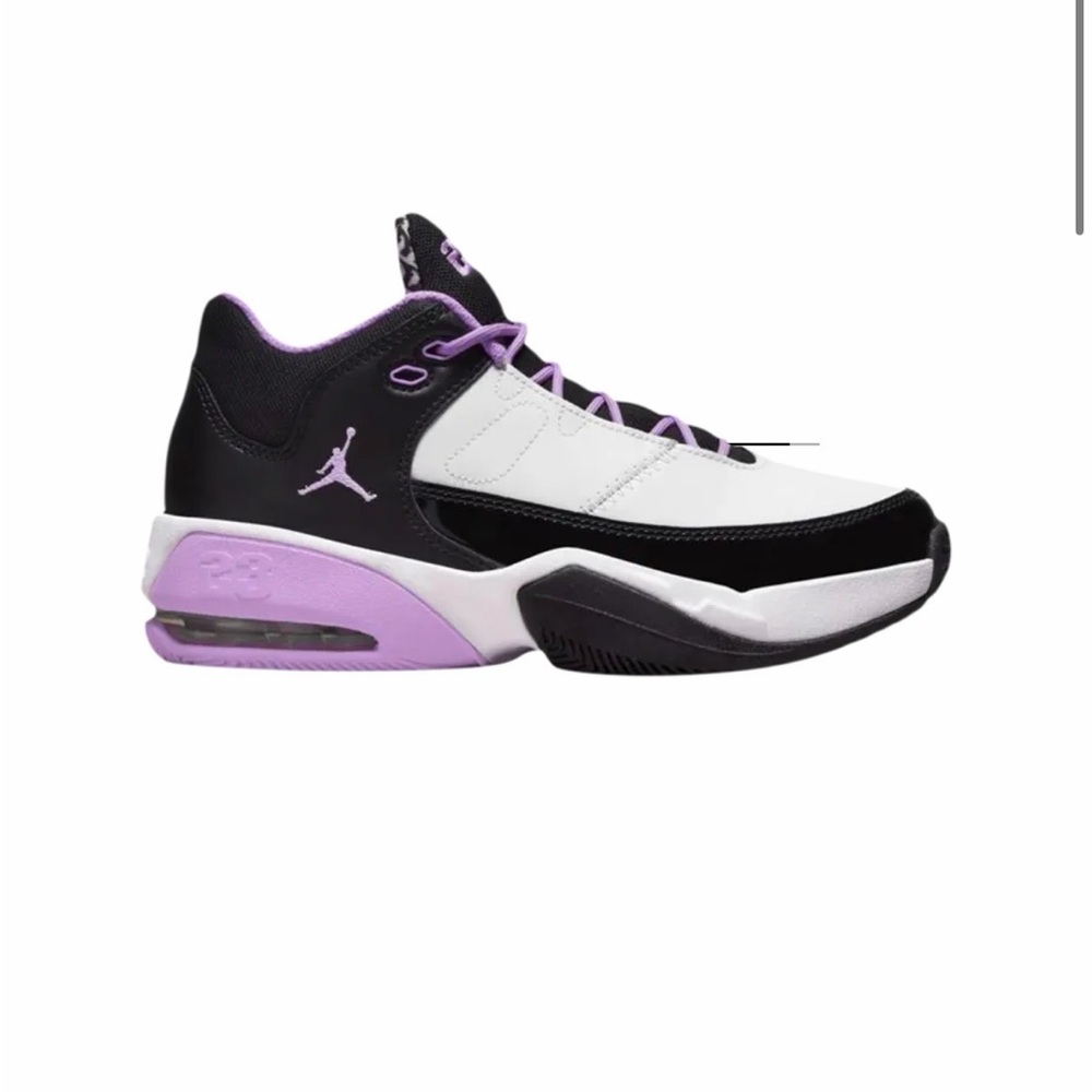 New Nike Jordan Max Aura 3 Women's Black and Lavender Sneakers - RARE! Size 7